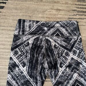 lululemon athletica Black and White Patterned Leggings size 8